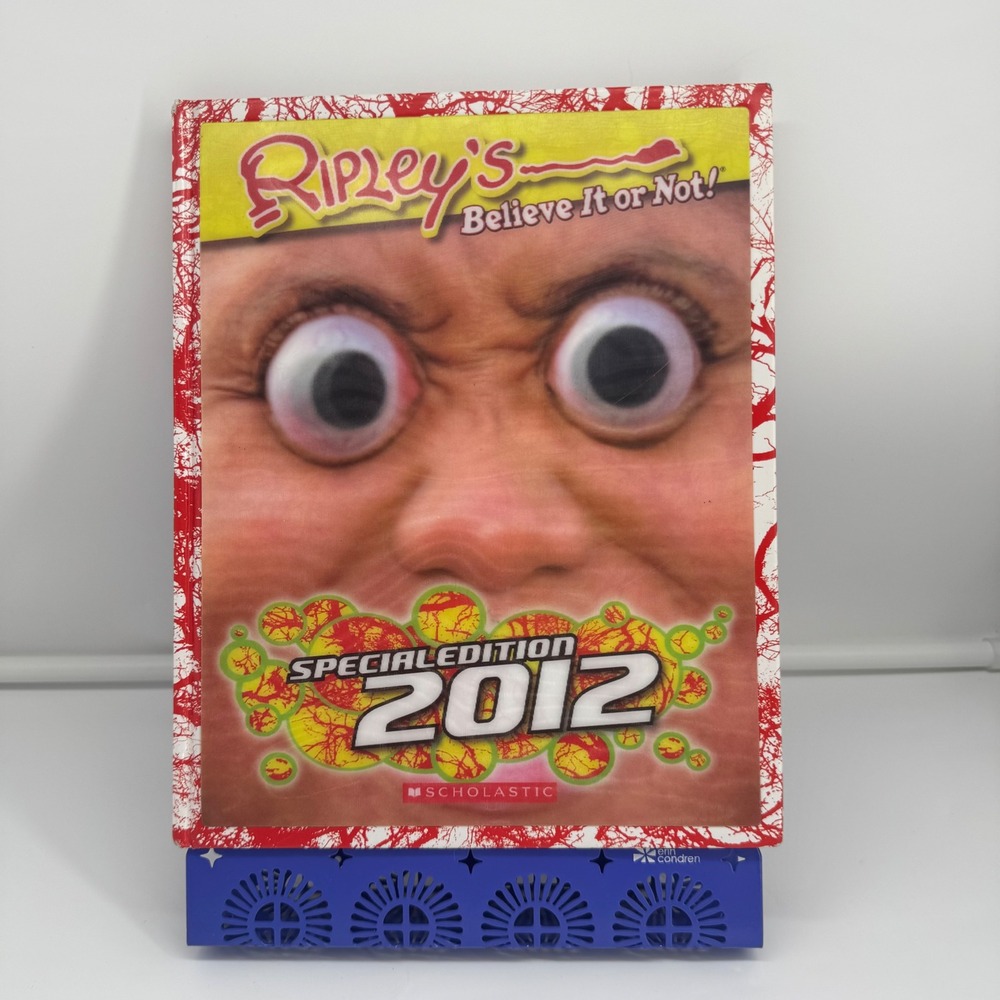 Ripley's Believe It or Not Special Edition 2012 Scholastic 3D Lenticular Cover